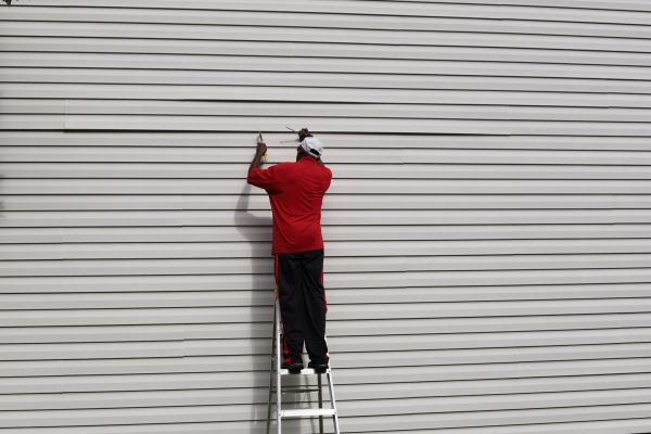 Cost of Loose Siding Repair in Cary