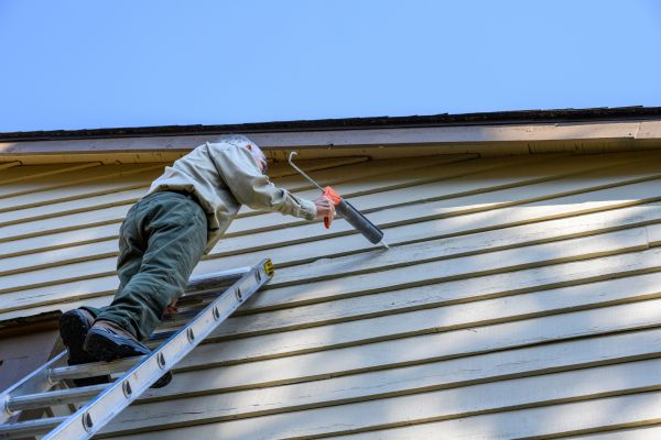 Cost of Vinyl Siding Caulk Repair in Cary